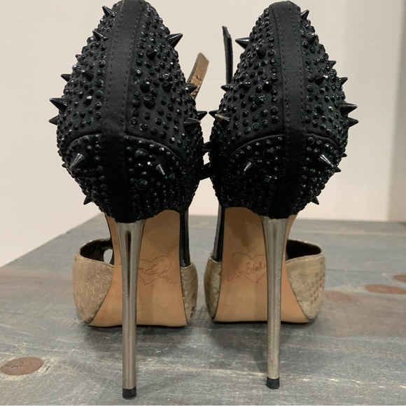 Sam Edelman Heels Women's Size 5.5 Scarlet T-Strap Open Toe Gold Blk Spiked Heel - Picture 12 of 14